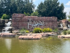 Main sign to Towne Lake neighborhood